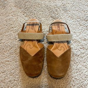 Born flats. Gently used. Super comfortable!
